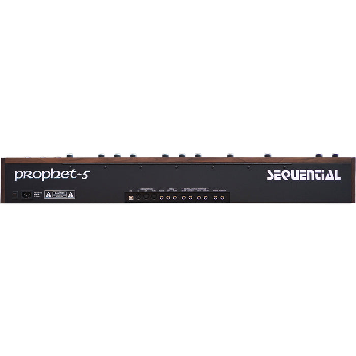 Sintetizador Sequential Prophet-5 analógico polifônico